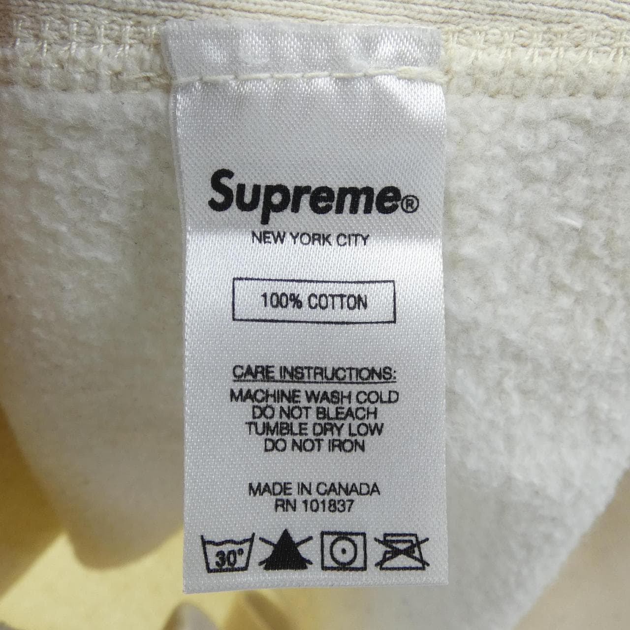 シュプリーム SUPREME パーカー