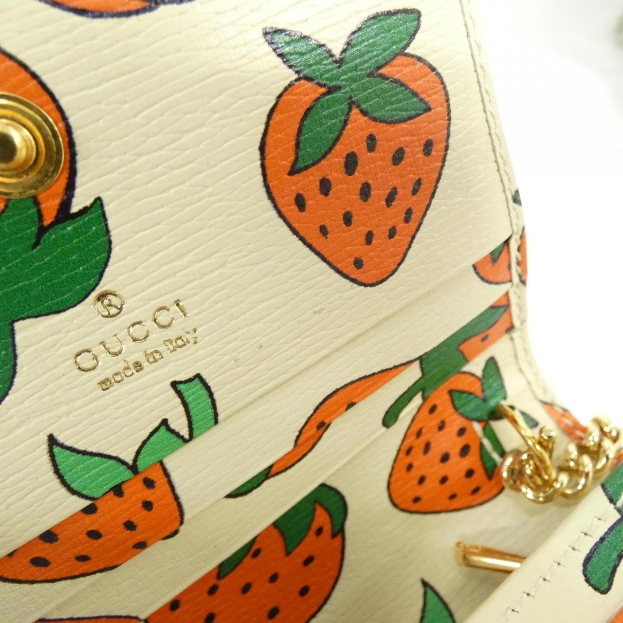 グッチ GUCCI ZUMI 570660 08PAX 財布