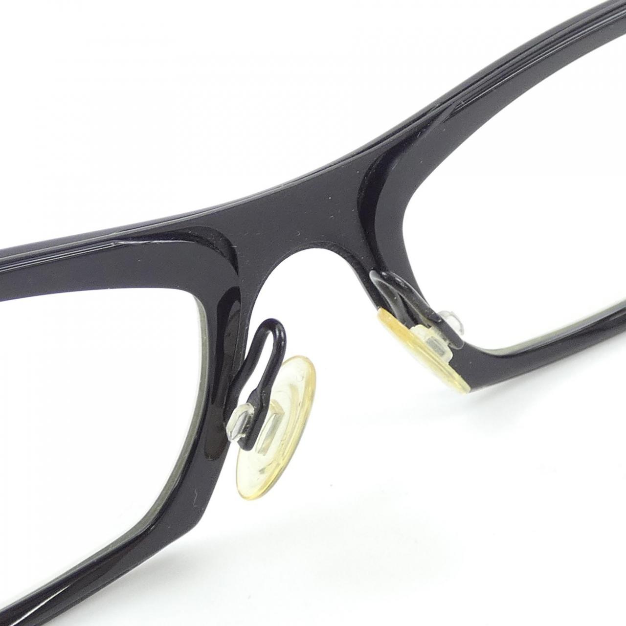 THEO EYEWEAR