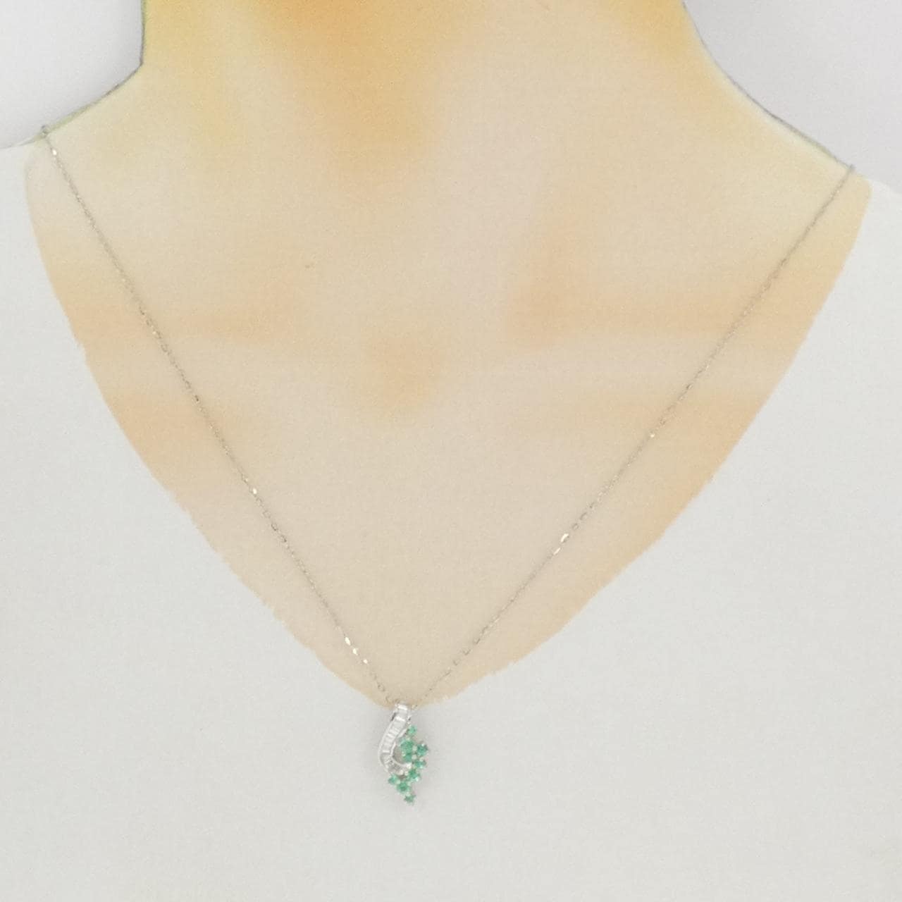 PT950/PT850 エメラルド ネックレス 0.40CT