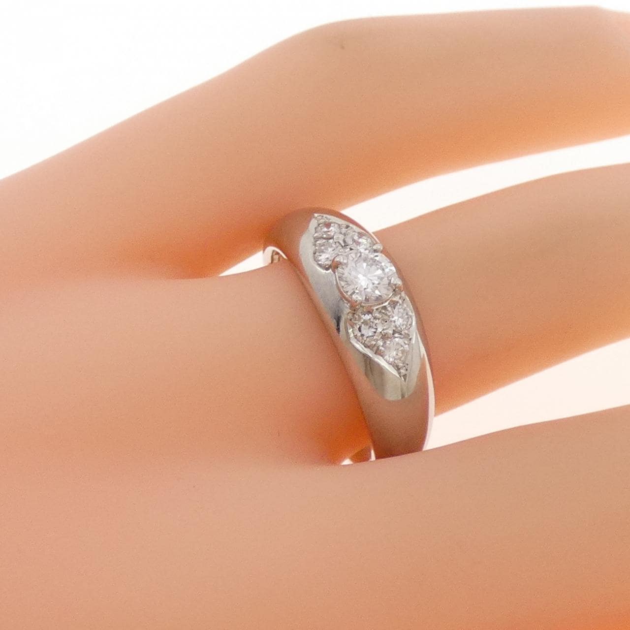 クレサンベール ダイヤモンド リング 0.18CT