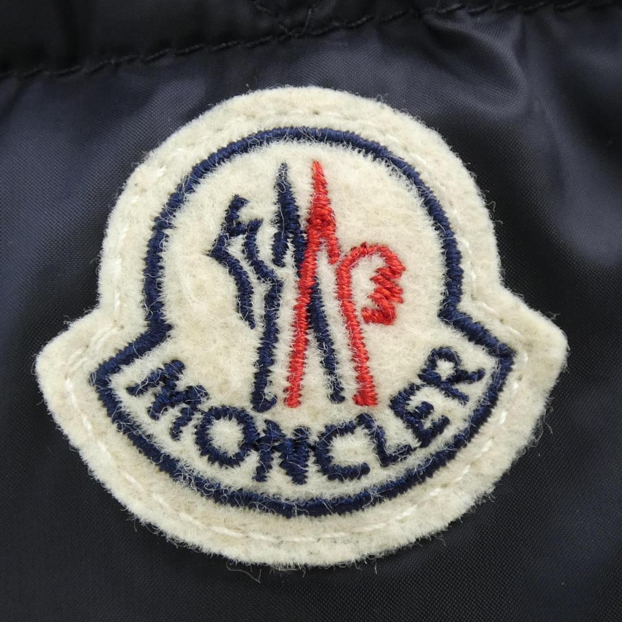 モンクレール MONCLER ダウンジャケット