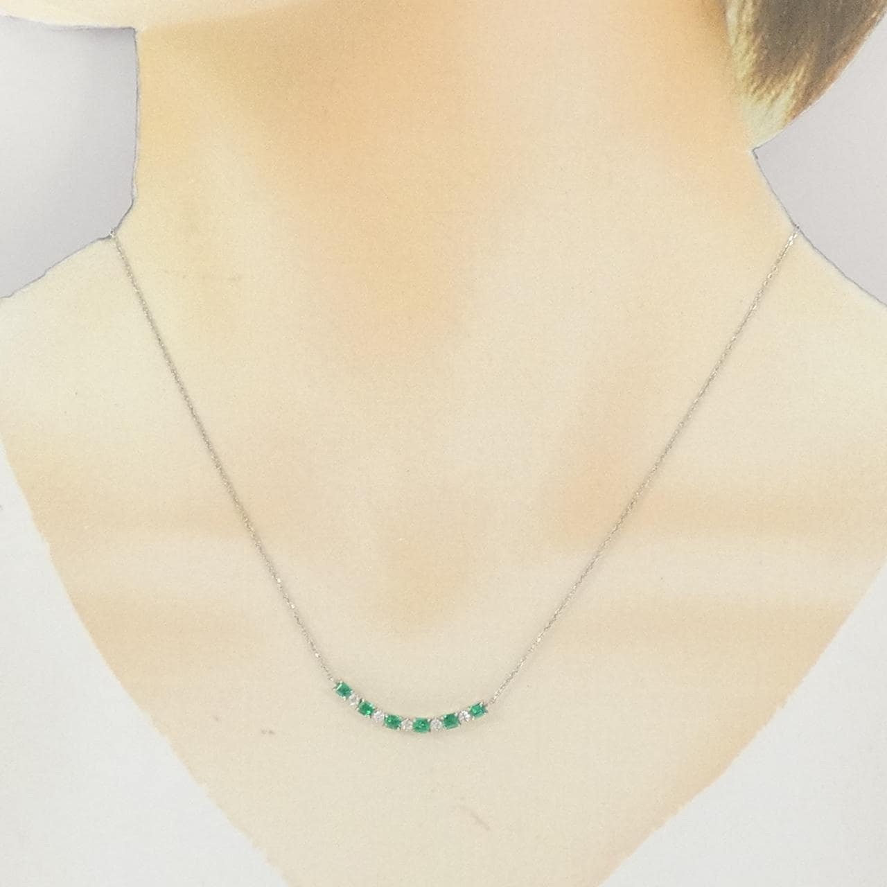 PT900/PT850 エメラルド ネックレス 0.52CT
