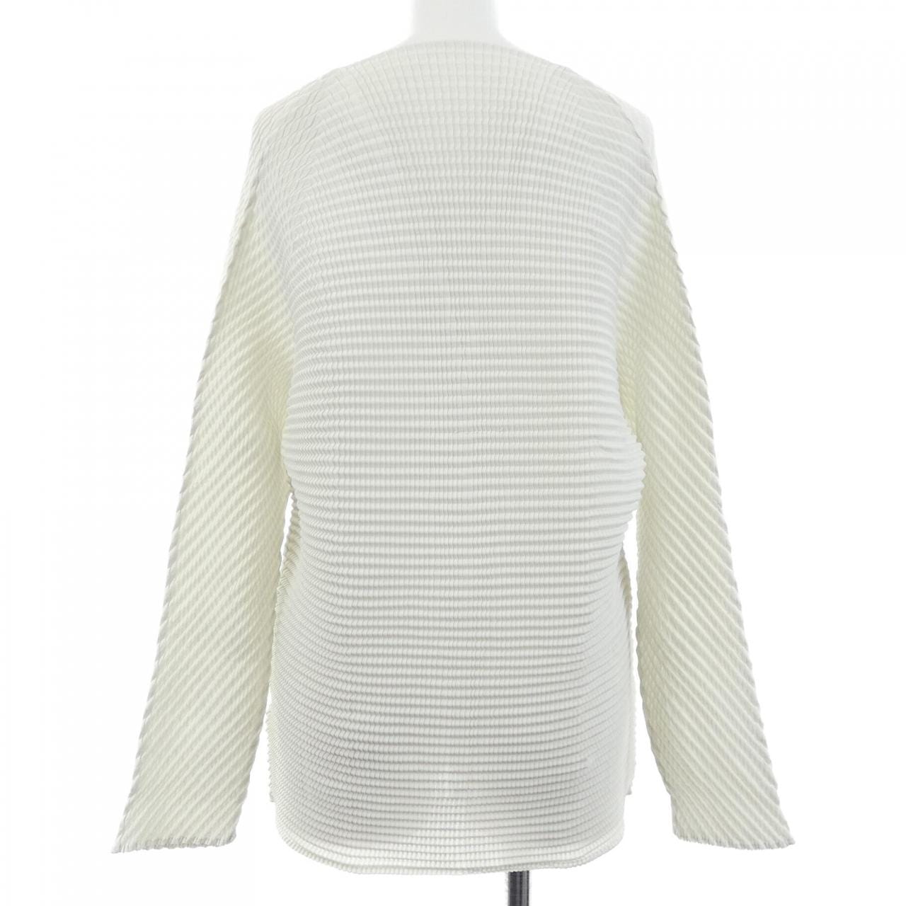 イッセイミヤケ ISSEY MIYAKE IM04FJ940 トップス