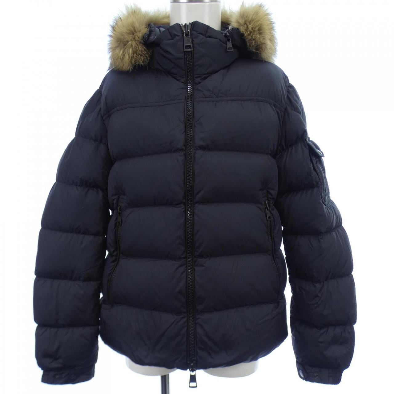 モンクレール MONCLER ダウンジャケット