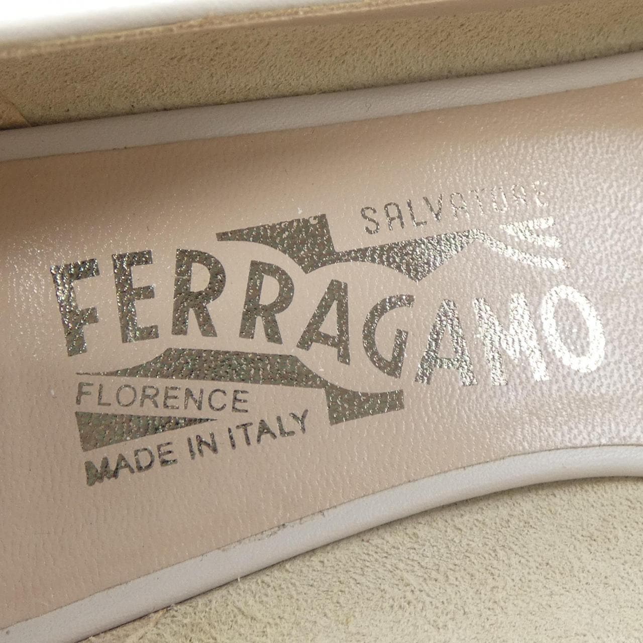 サルヴァトーレフェラガモ SALVATORE FERRAGAMO パンプス