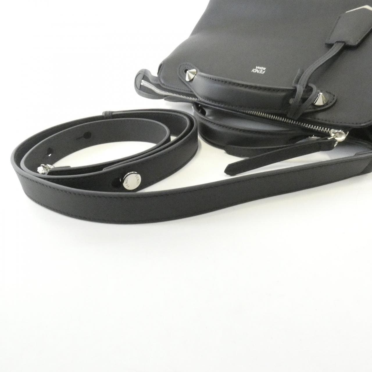 フェンディ バイ ザ ウェイ ミディアム 8BL146 1D5 バッグ