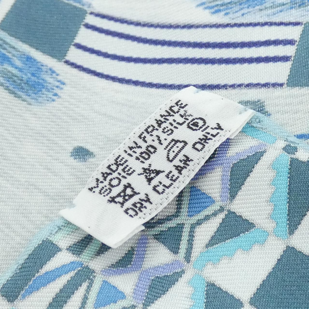 エルメス PELAGES ET CAMOUFLAGE カレ スカーフ