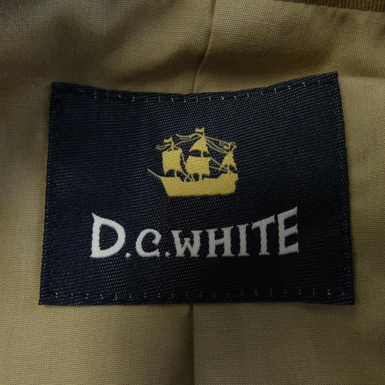 D.C.WHITE ベスト