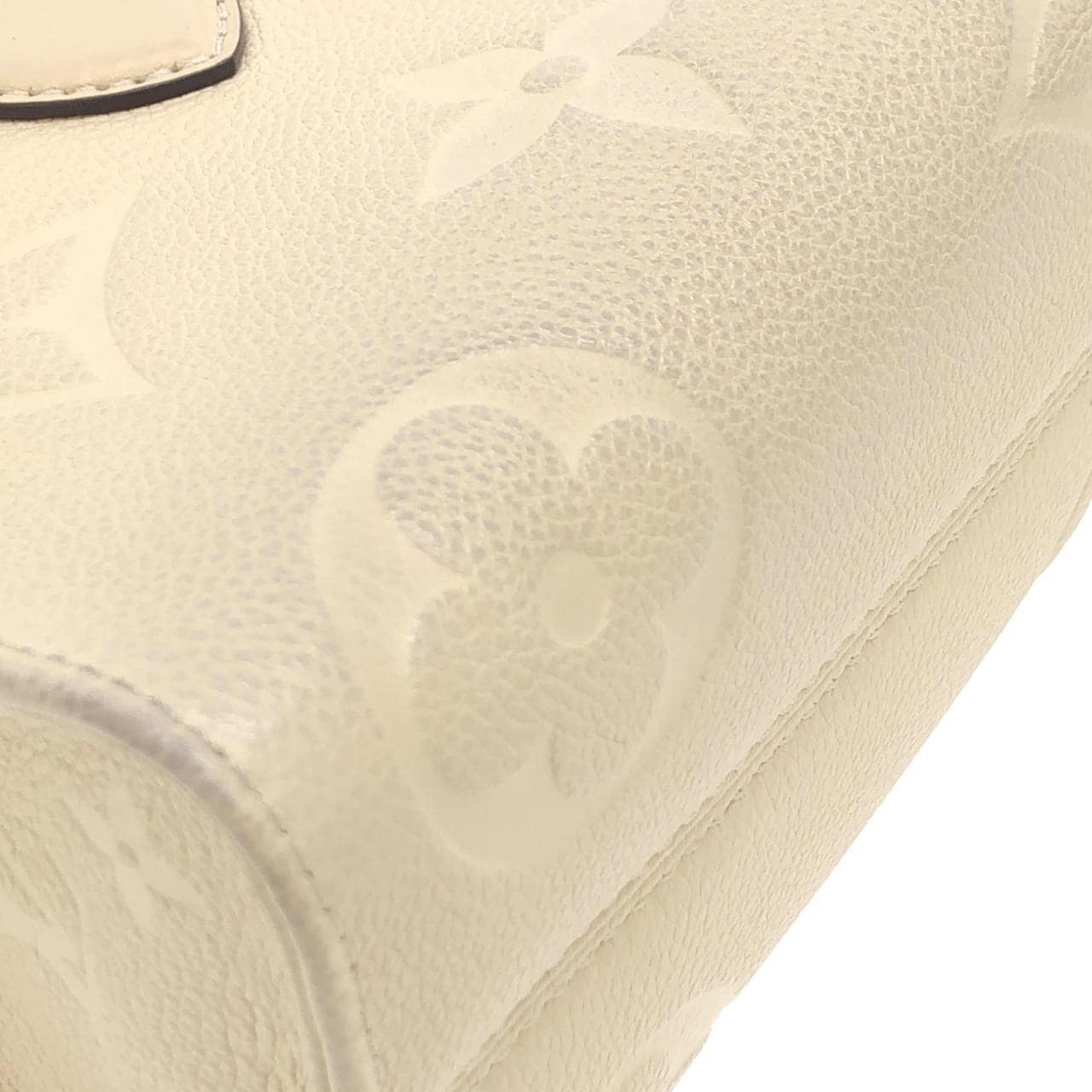 ルイヴィトン モノグラム アンプラント オンザゴーEW M23698 バッグ