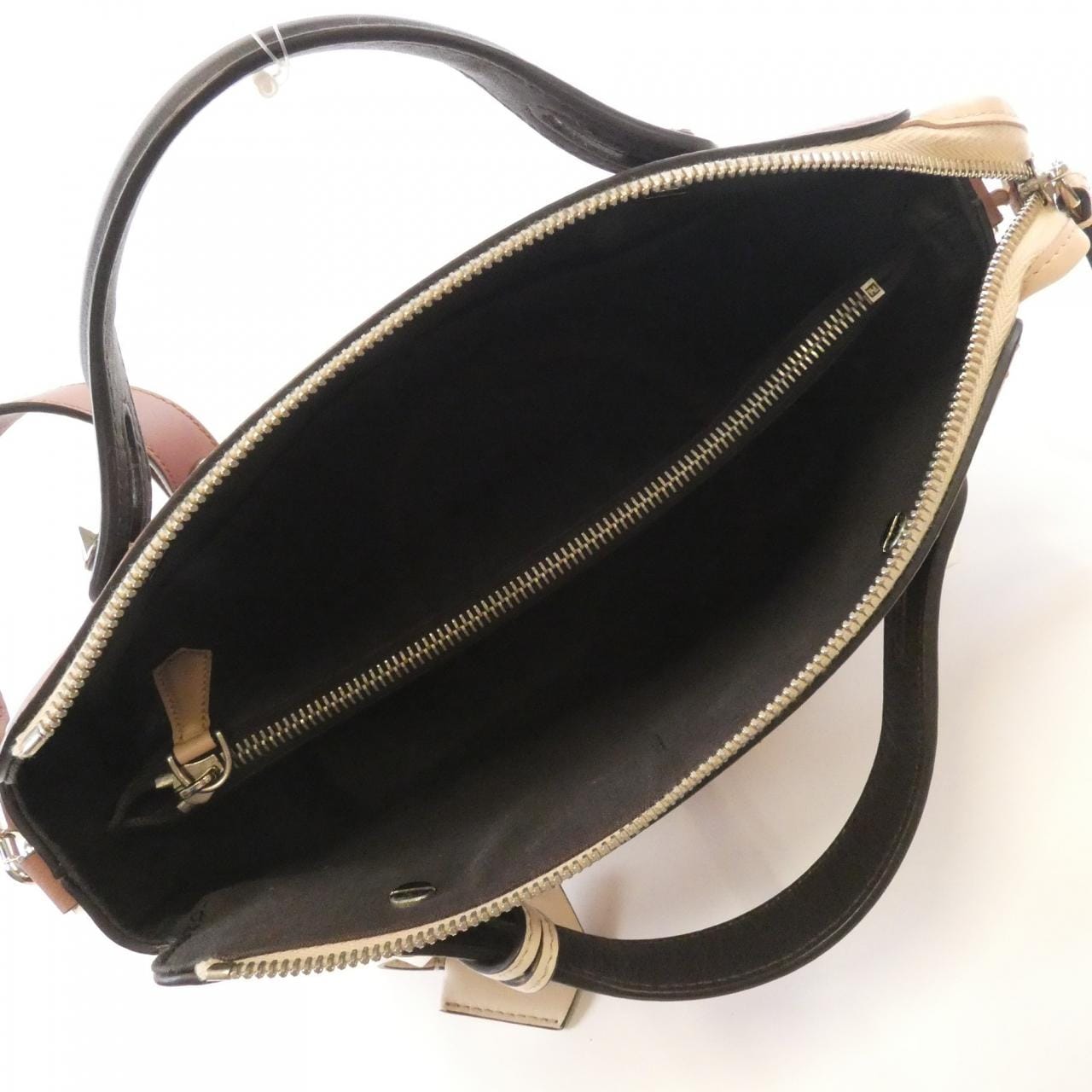 フェンディ バイ ザ ウェイ 8BL124 5QJ バッグ