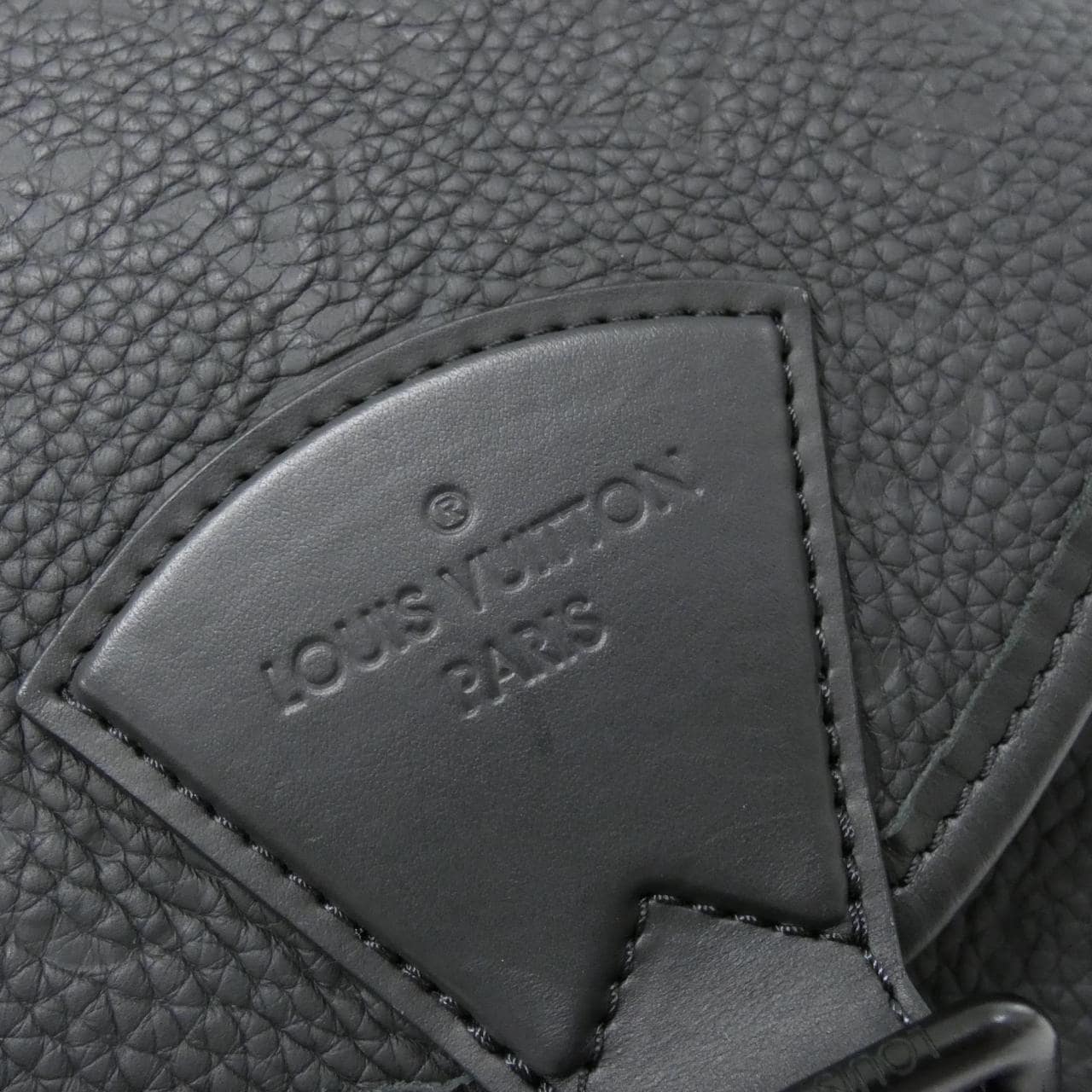 LOUIS VUITTON Taurillon Monogram Montsouris双肩包M23127