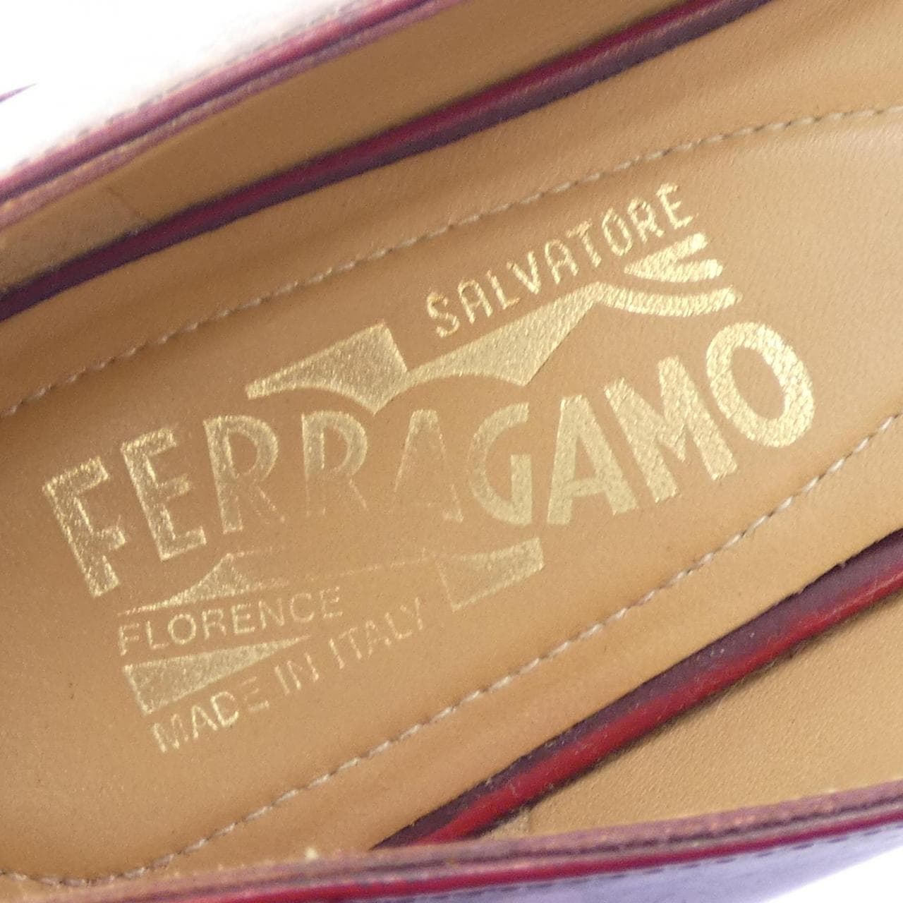 サルヴァトーレフェラガモ SALVATORE FERRAGAMO フラットシューズ
