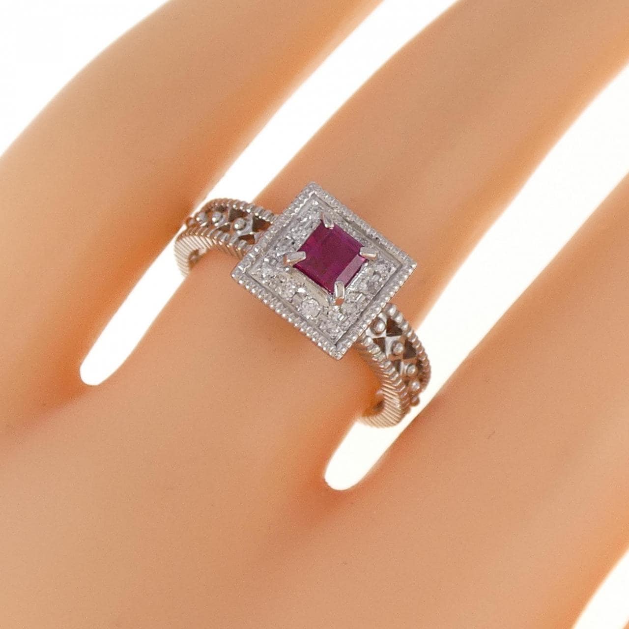 PT ルビー リング 0.38CT