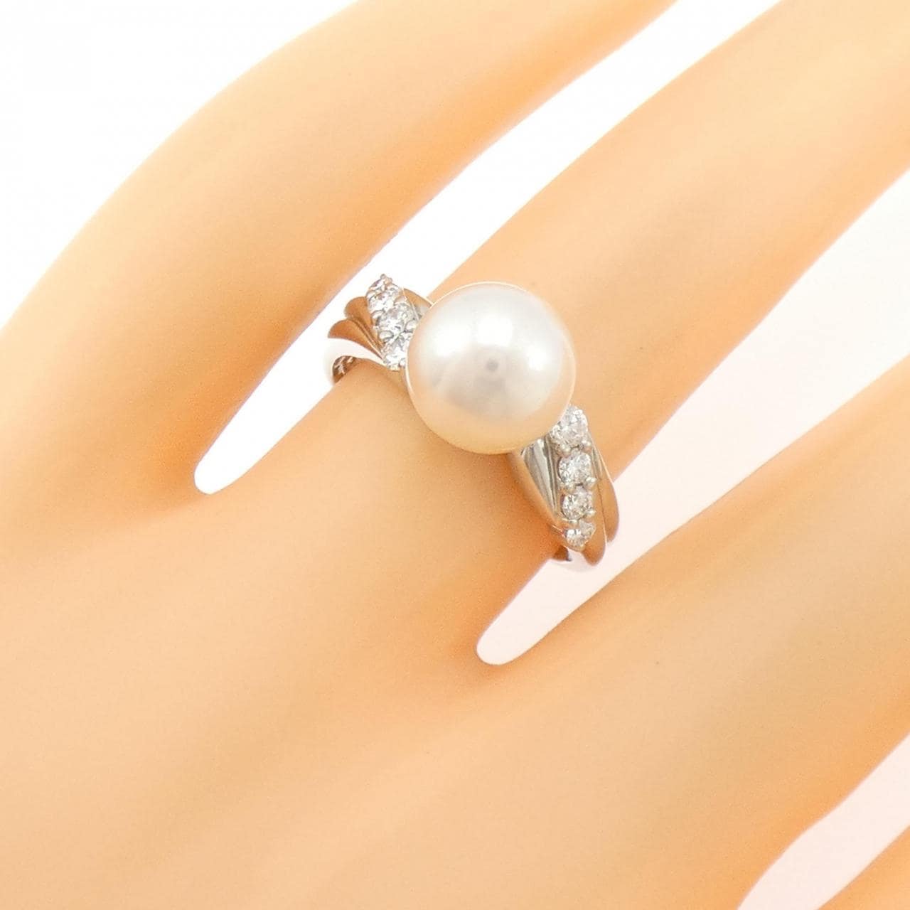 PT900 Akoya珍珠戒指 8.5 毫米