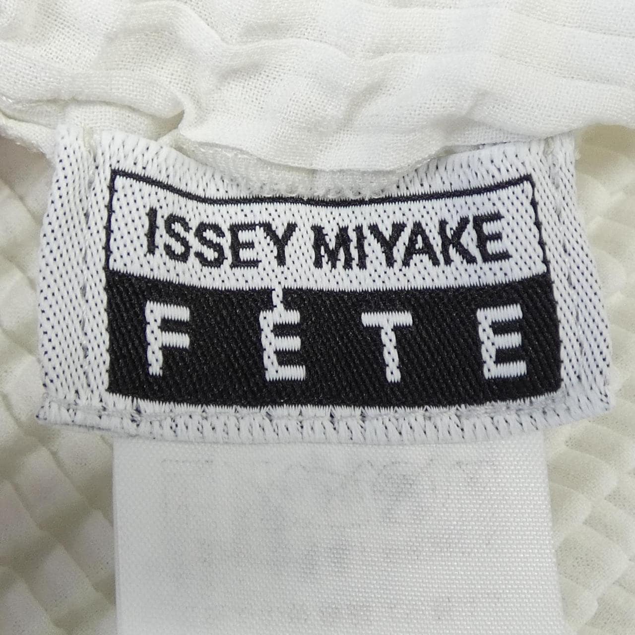 イッセイミヤケ ISSEY MIYAKE IF54FJ754 トップス