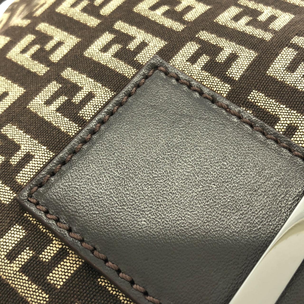 フェンディ 8BT075 JQ4 ショルダーバッグ