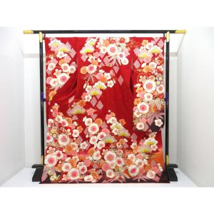 振袖　友禅金彩加工　刺繍入り