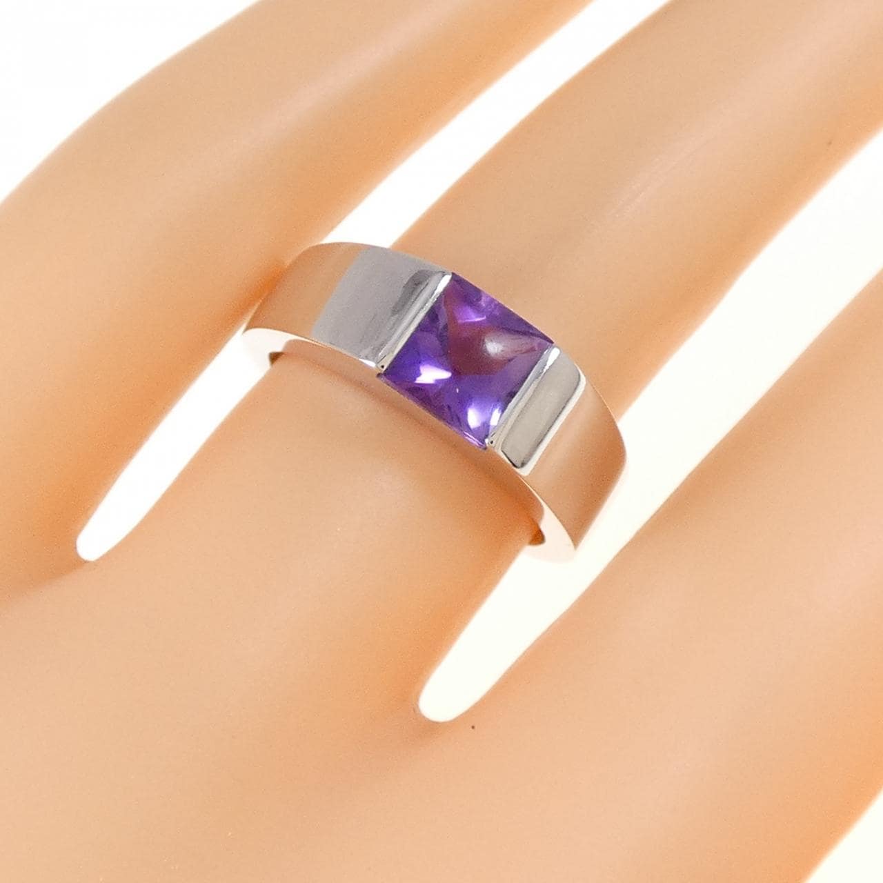 Cartier tank ring