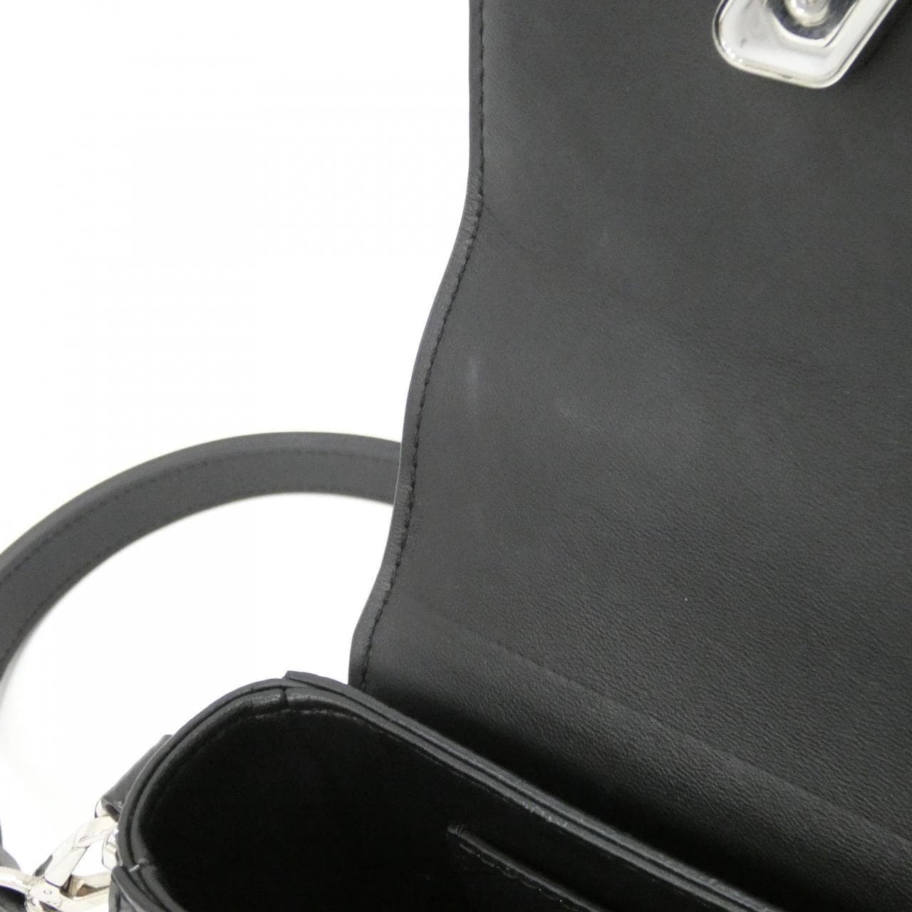 ルイヴィトン エピ ツイスト ロックXL M22296 ショルダーバッグ