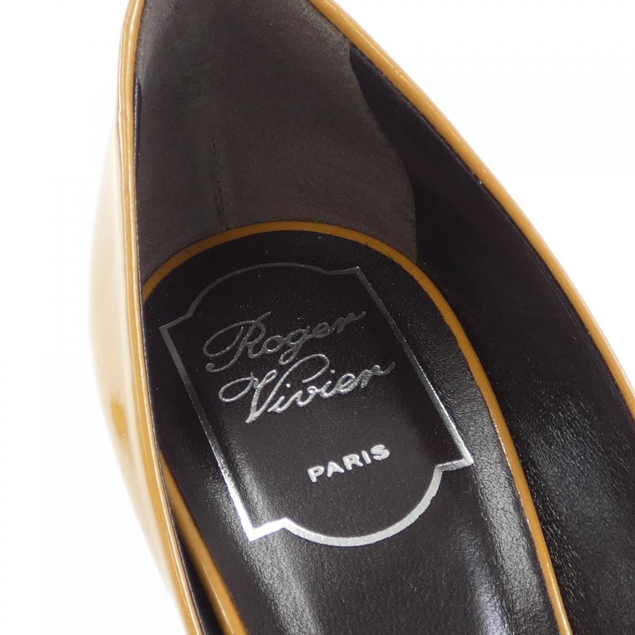 ロジェヴィヴィエ ROGER VIVIER パンプス