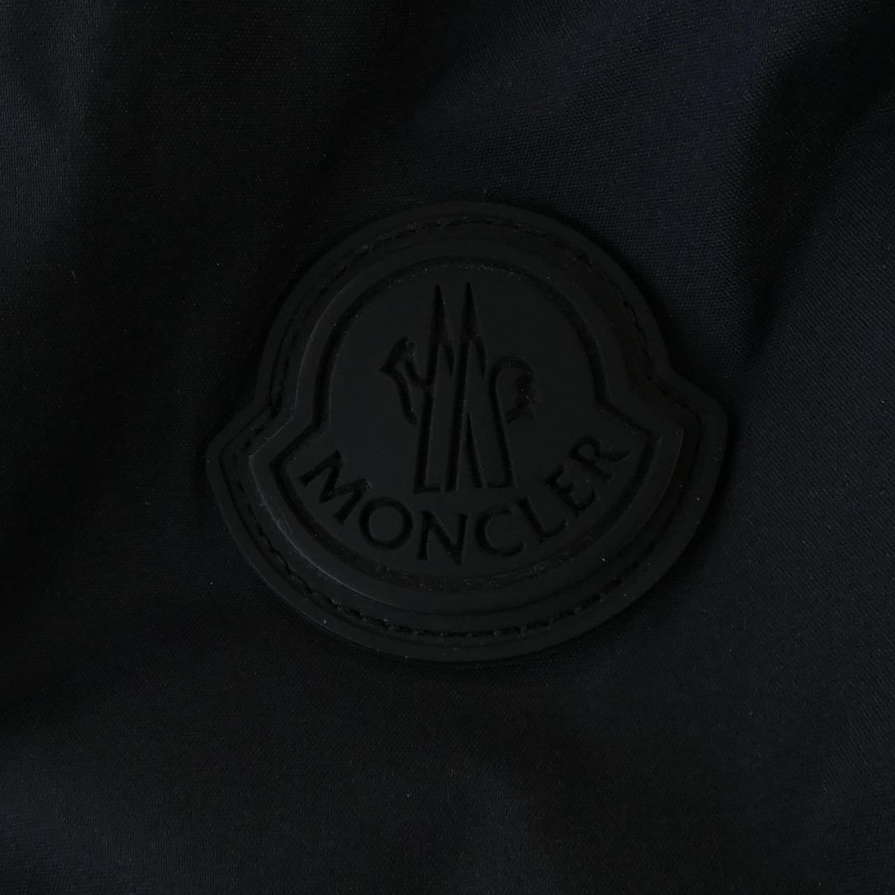 モンクレール MONCLER ダウンジャケット