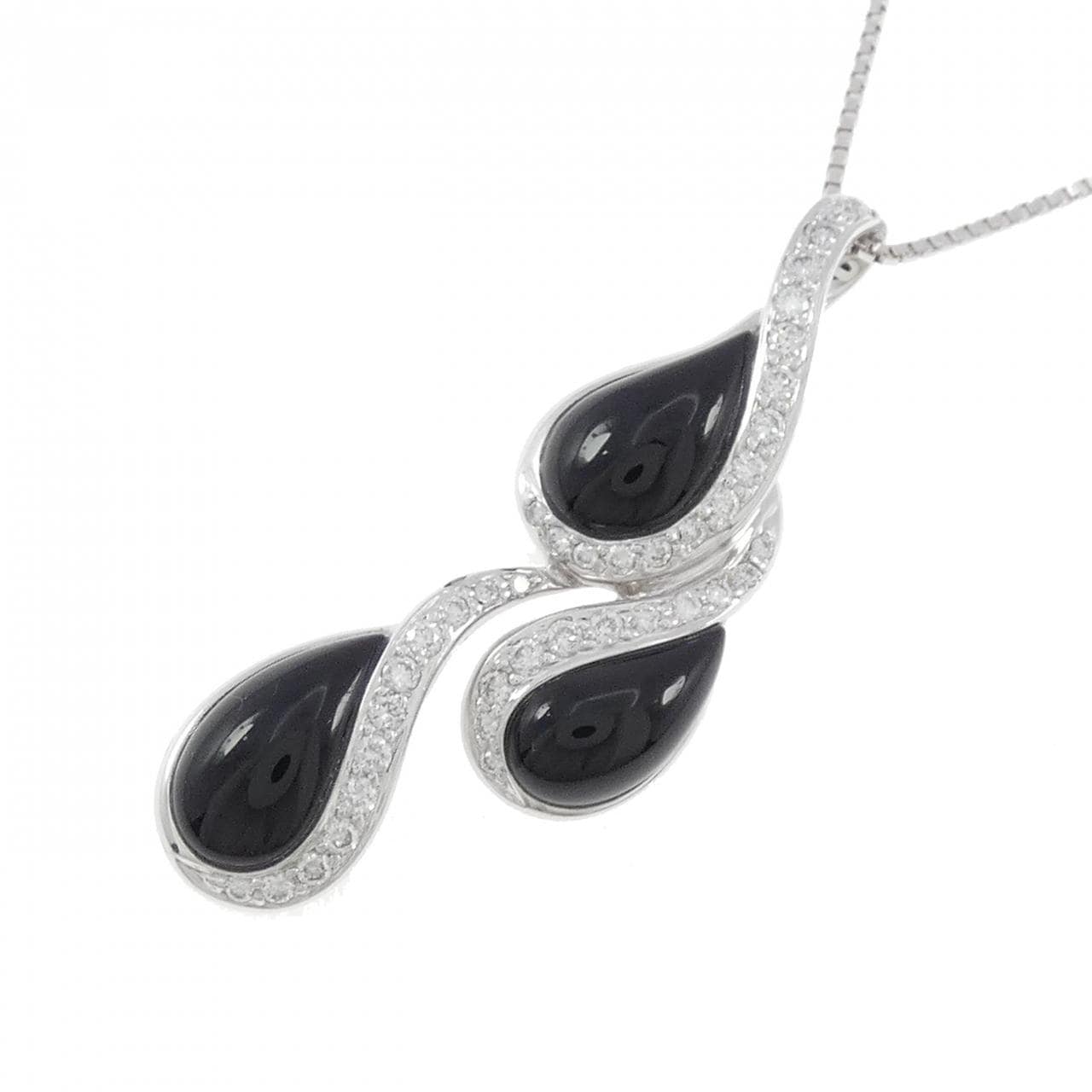 750WG/K18WG onyx necklace