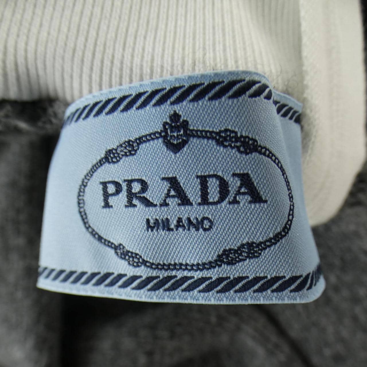 プラダ PRADA P26472 S222 114K ニット