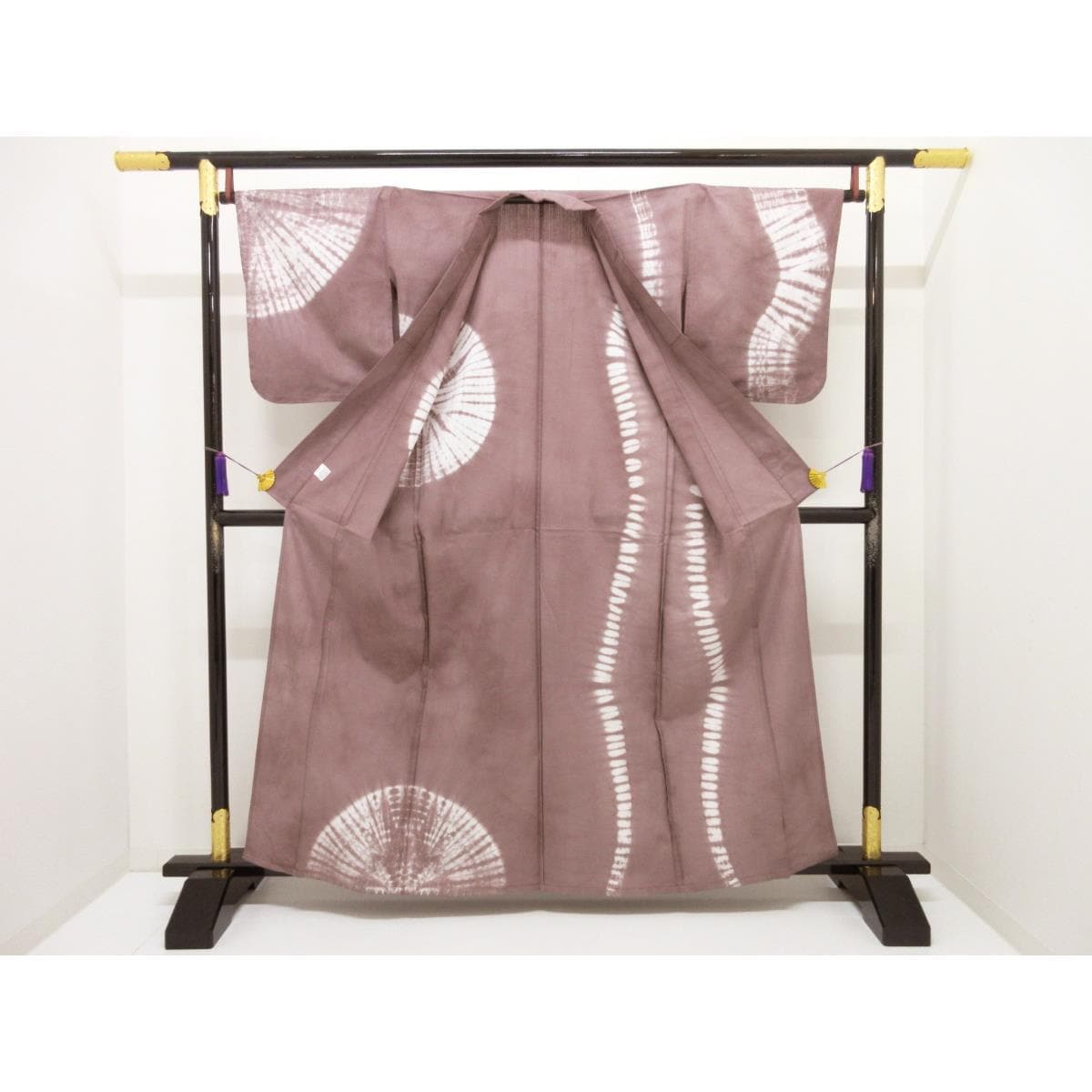 【新品】女ゆかた　絞り加工　Ｍサイズ