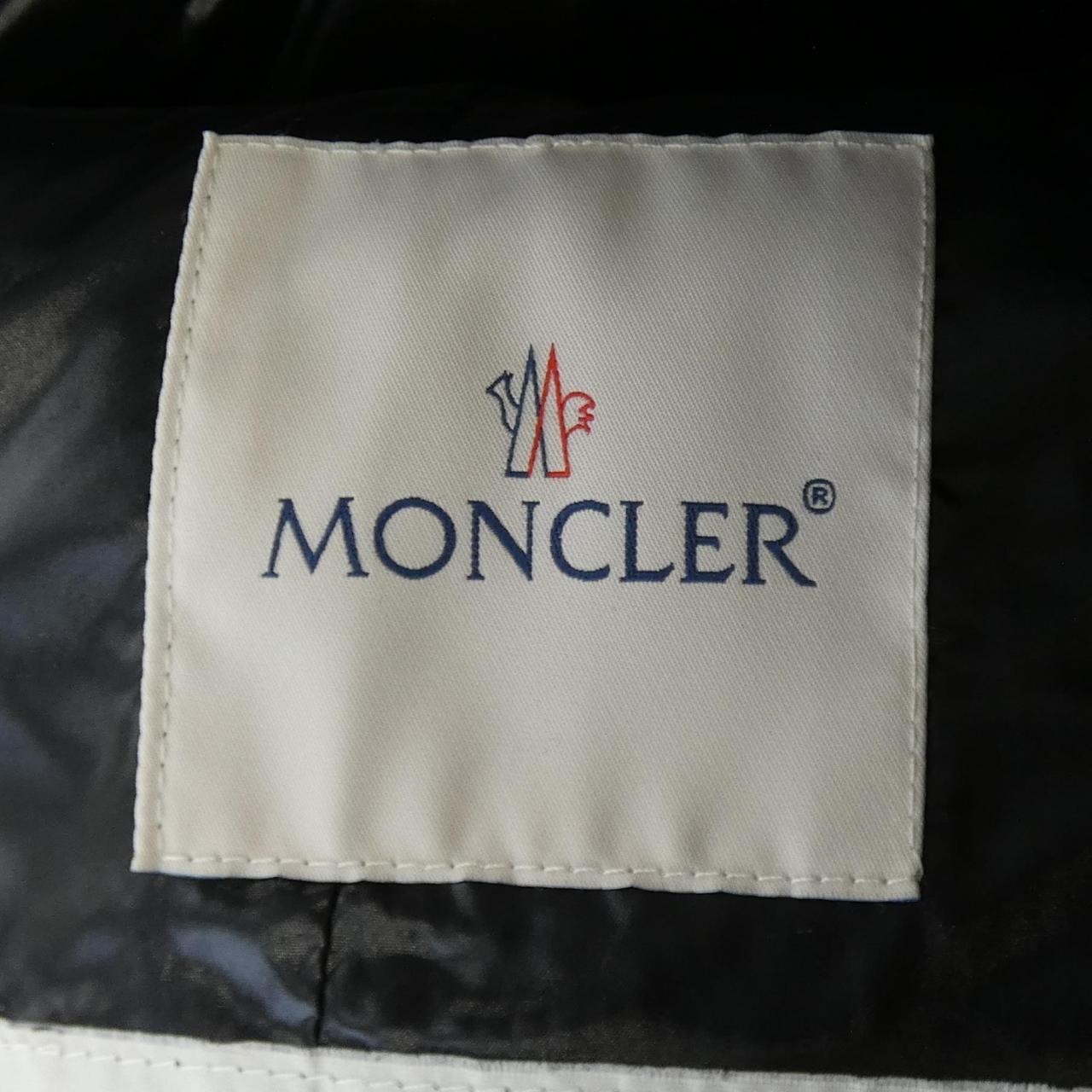 モンクレール MONCLER ダウンジャケット