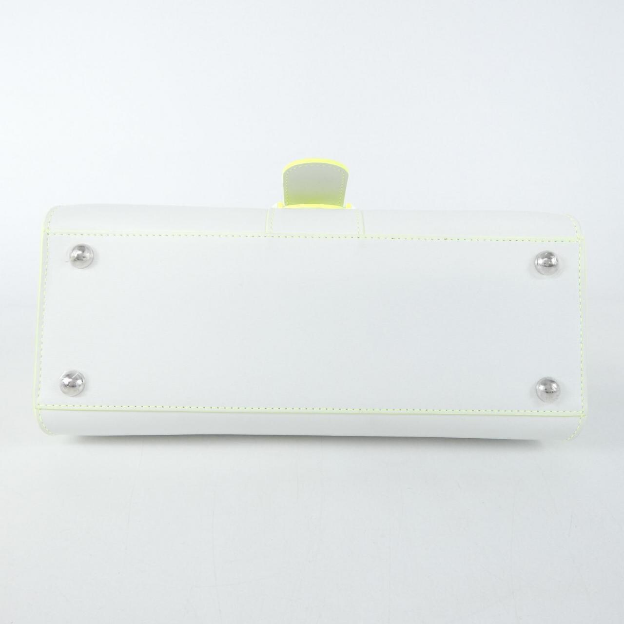 德尔沃DELVAUX