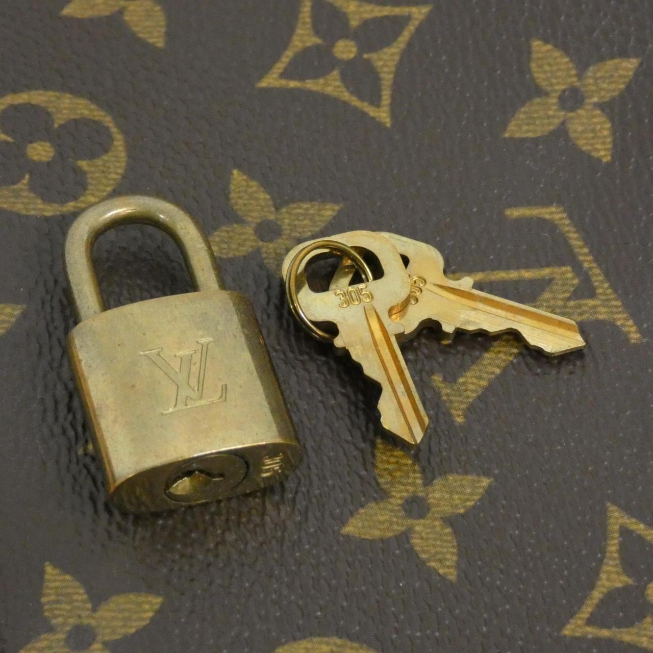 LOUIS VUITTON Monogram Evasion M41443 包