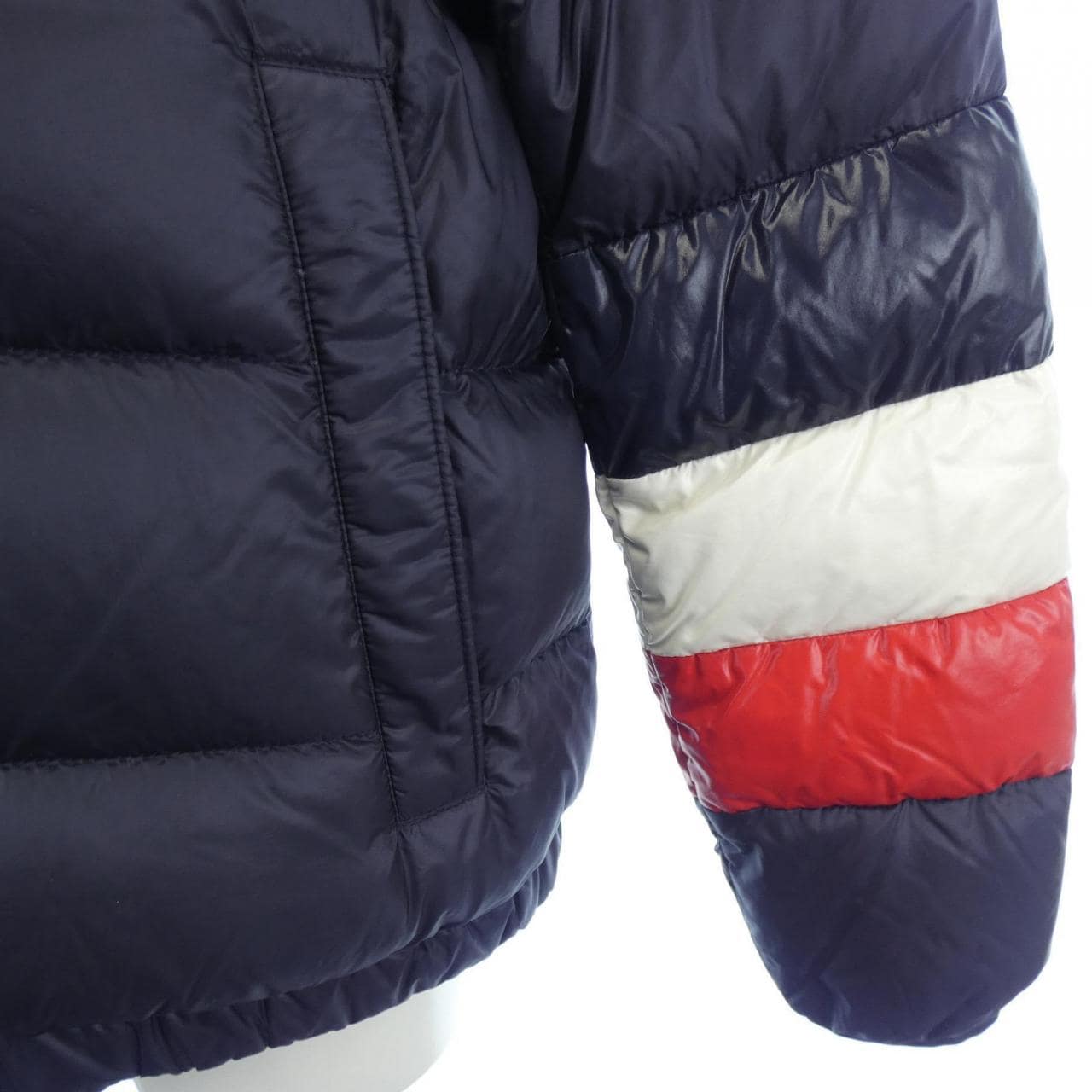 モンクレール MONCLER ダウンジャケット