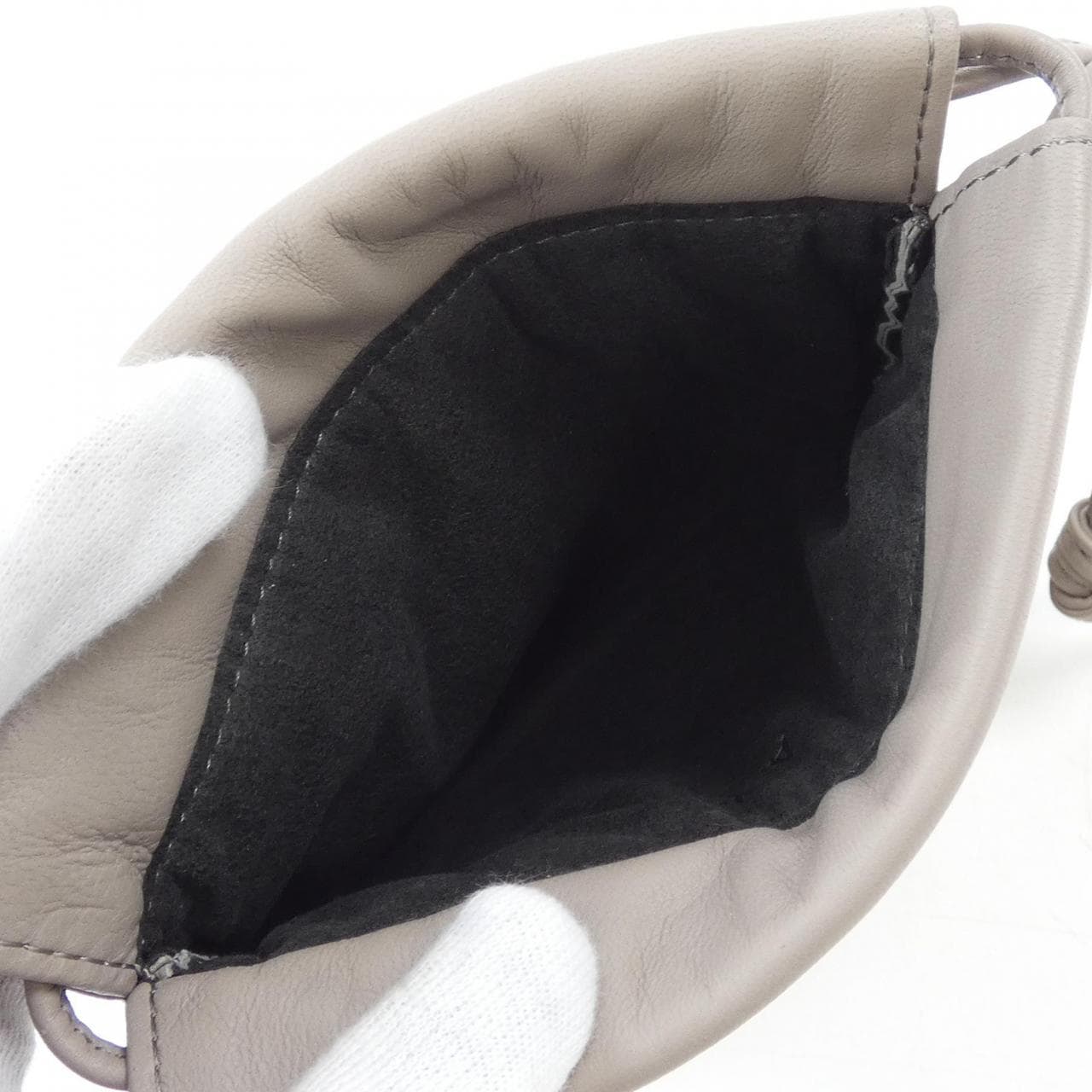 AETA POUCH