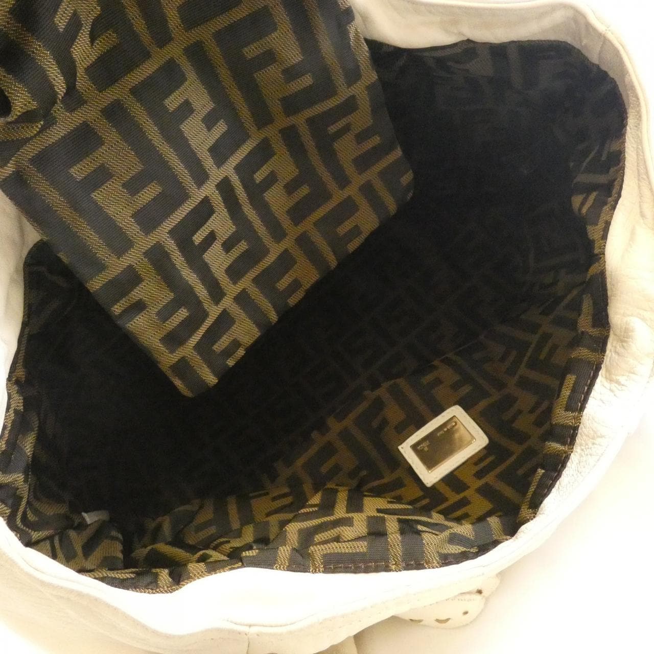 フェンディ SPY 8BR511 UN2 バッグ