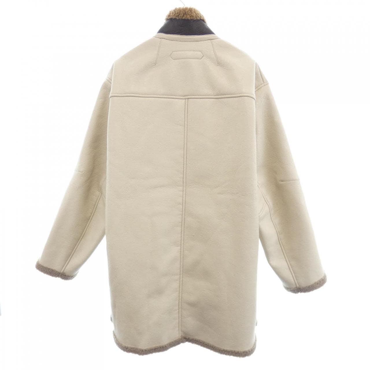 エッセイ ESSAY コート