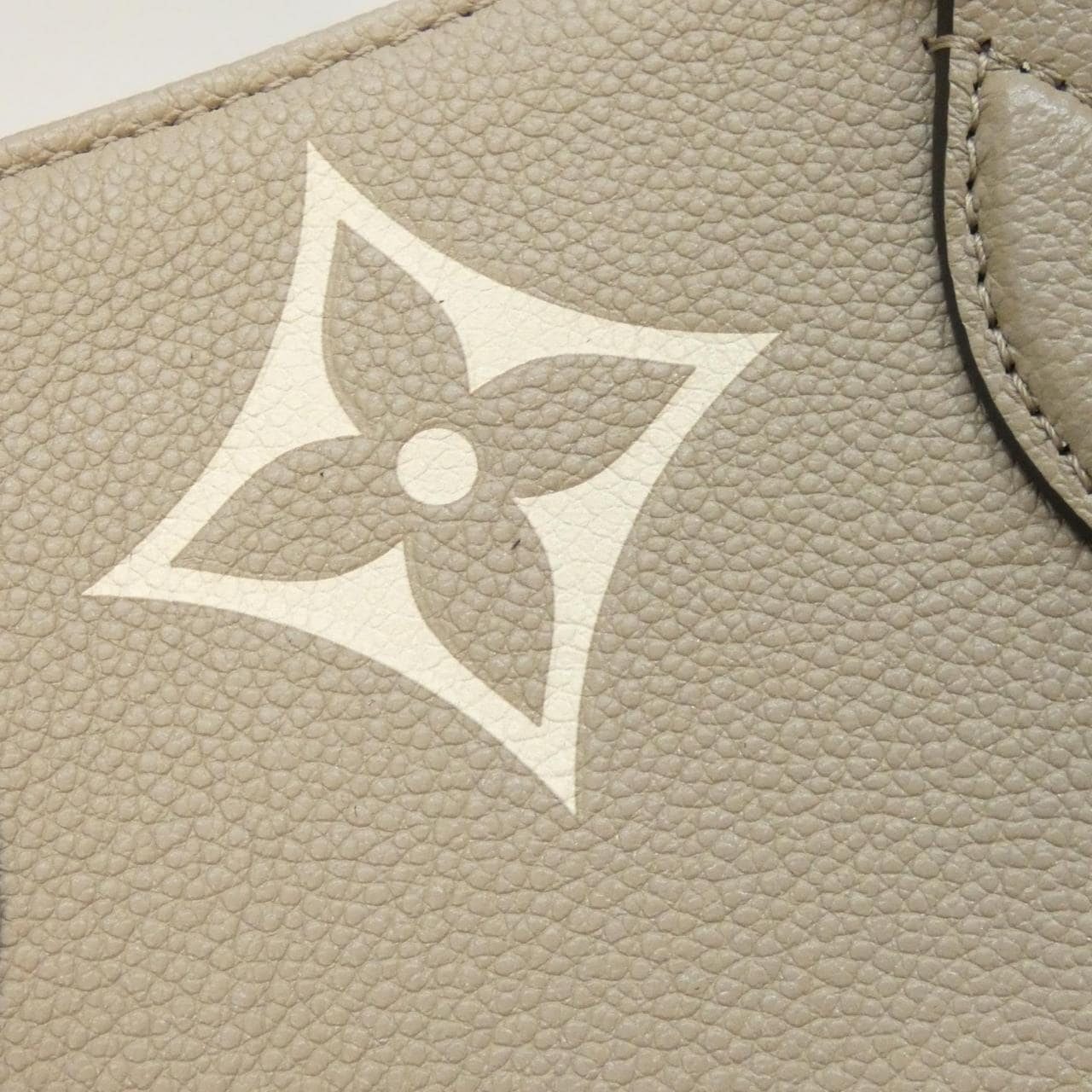 ルイヴィトン バイカラー モノグラム アンプラント オンザゴー MM M45494 バッグ