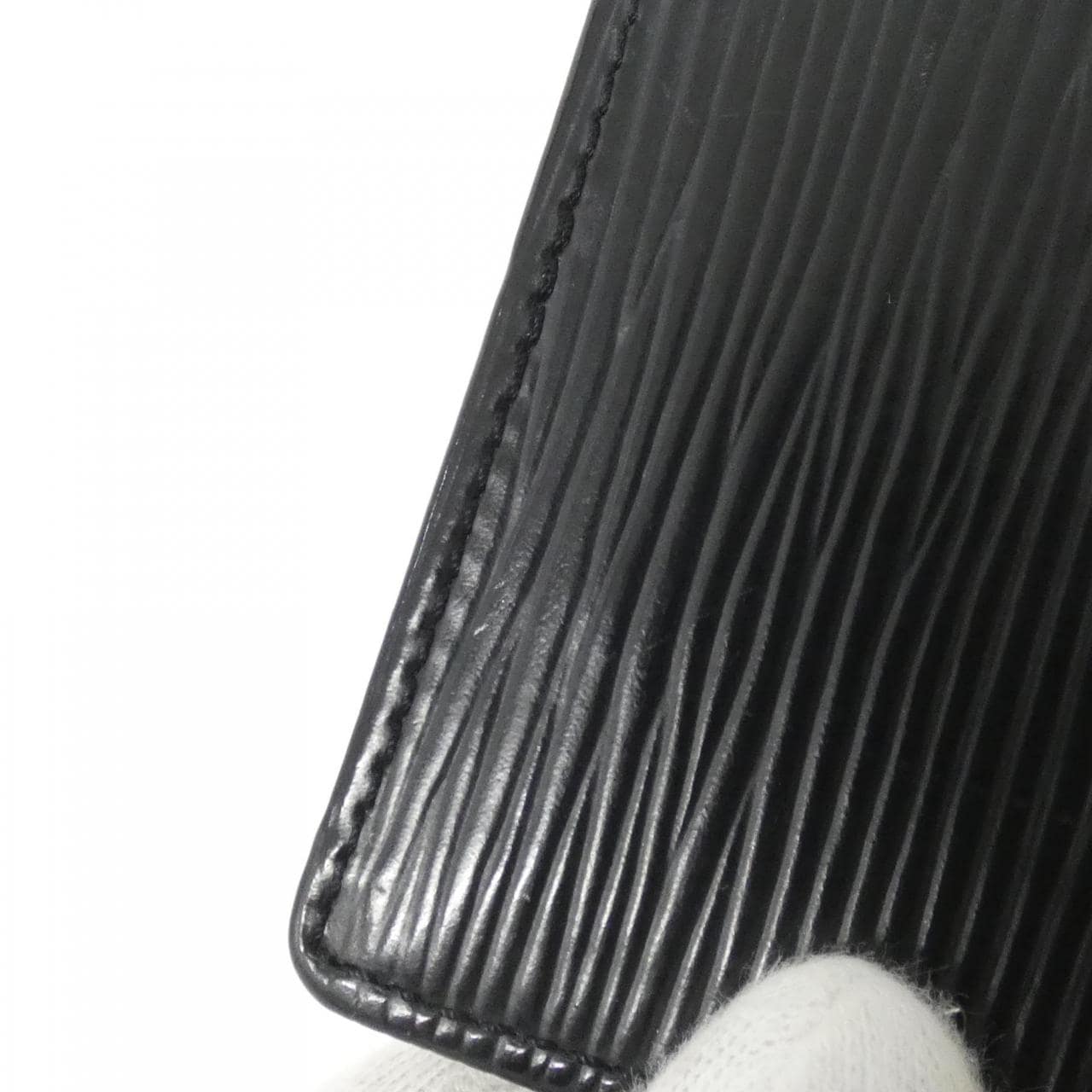 ルイヴィトン エピ ポルト モネ ボワット M63692 コインケース