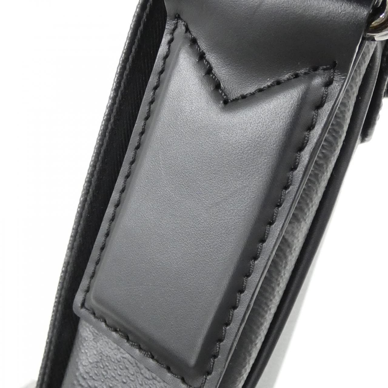 ルイヴィトン モノグラム エクリプス ディストリクト PM M44000 ショルダーバッグ