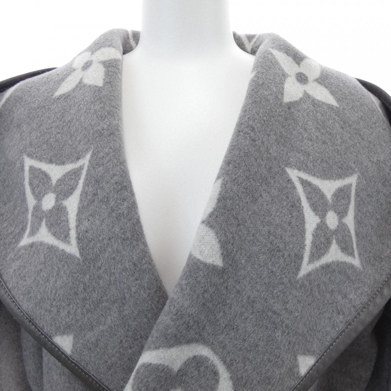 LOUIS VUITTON Vuitton Wrap Coat FLCO16NUV