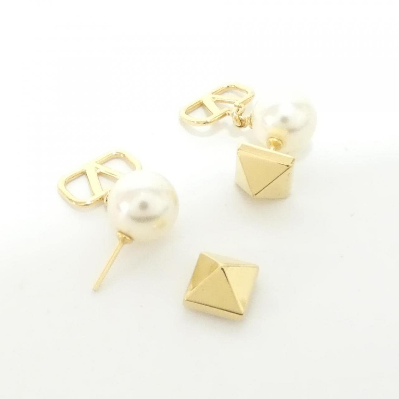 ヴァレンティノガラヴァーニ 4W2J0Q43UXM ピアス