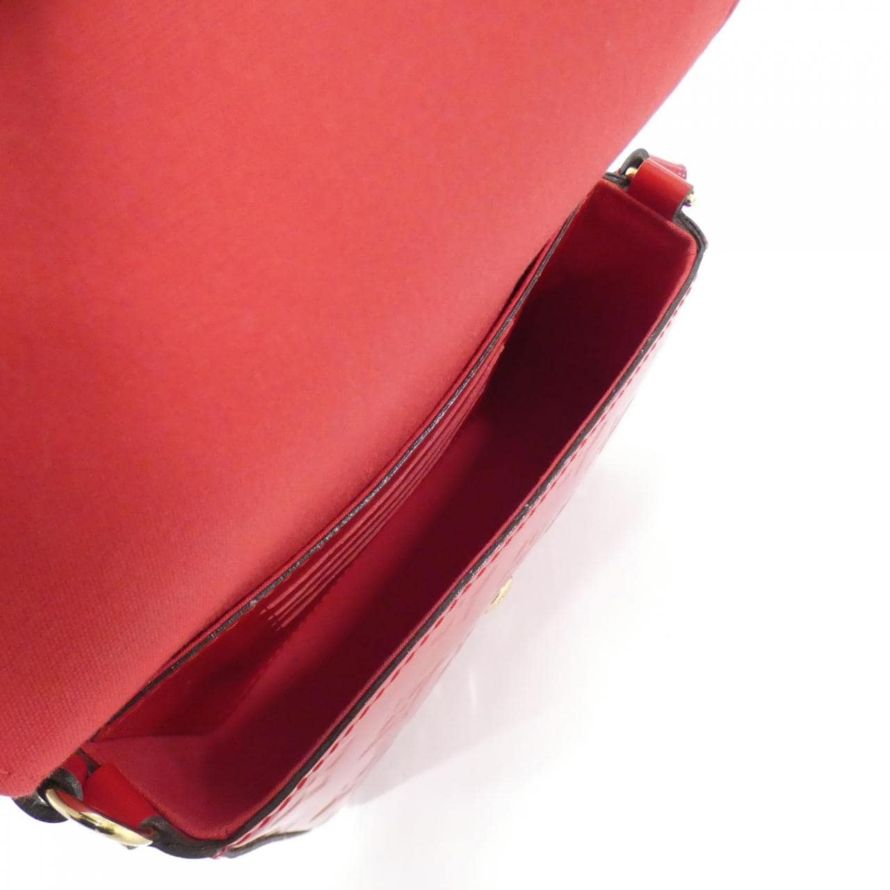 LOUIS VUITTON Vernis Sac Lucy 单肩包 M90282