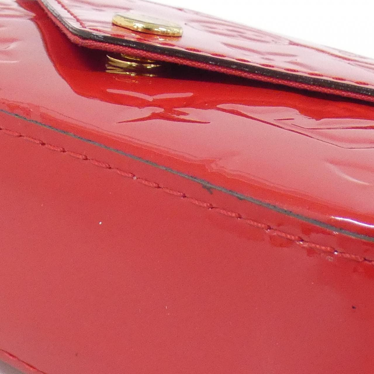 LOUIS VUITTON Vernis Sac Lucy 单肩包 M90282