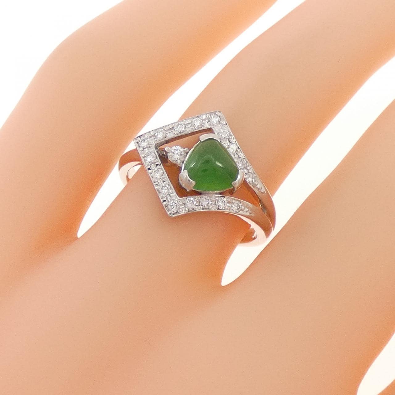 K18WG ヒスイ リング 0.74CT
