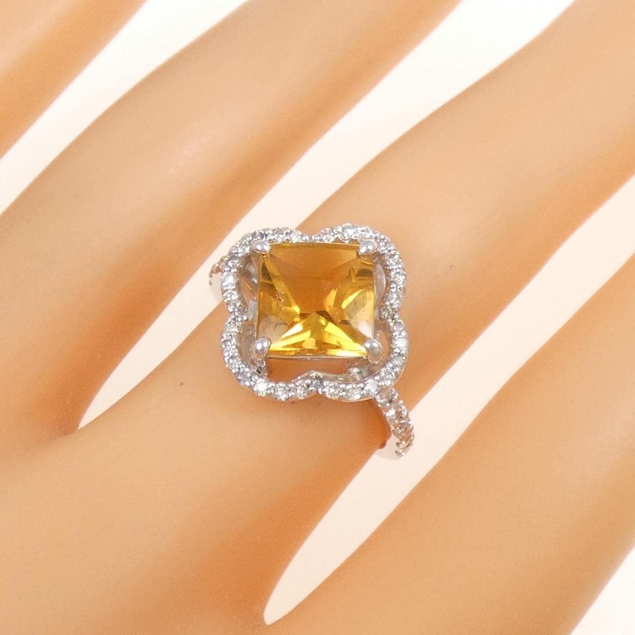 K18WG シトリン リング 2.02CT