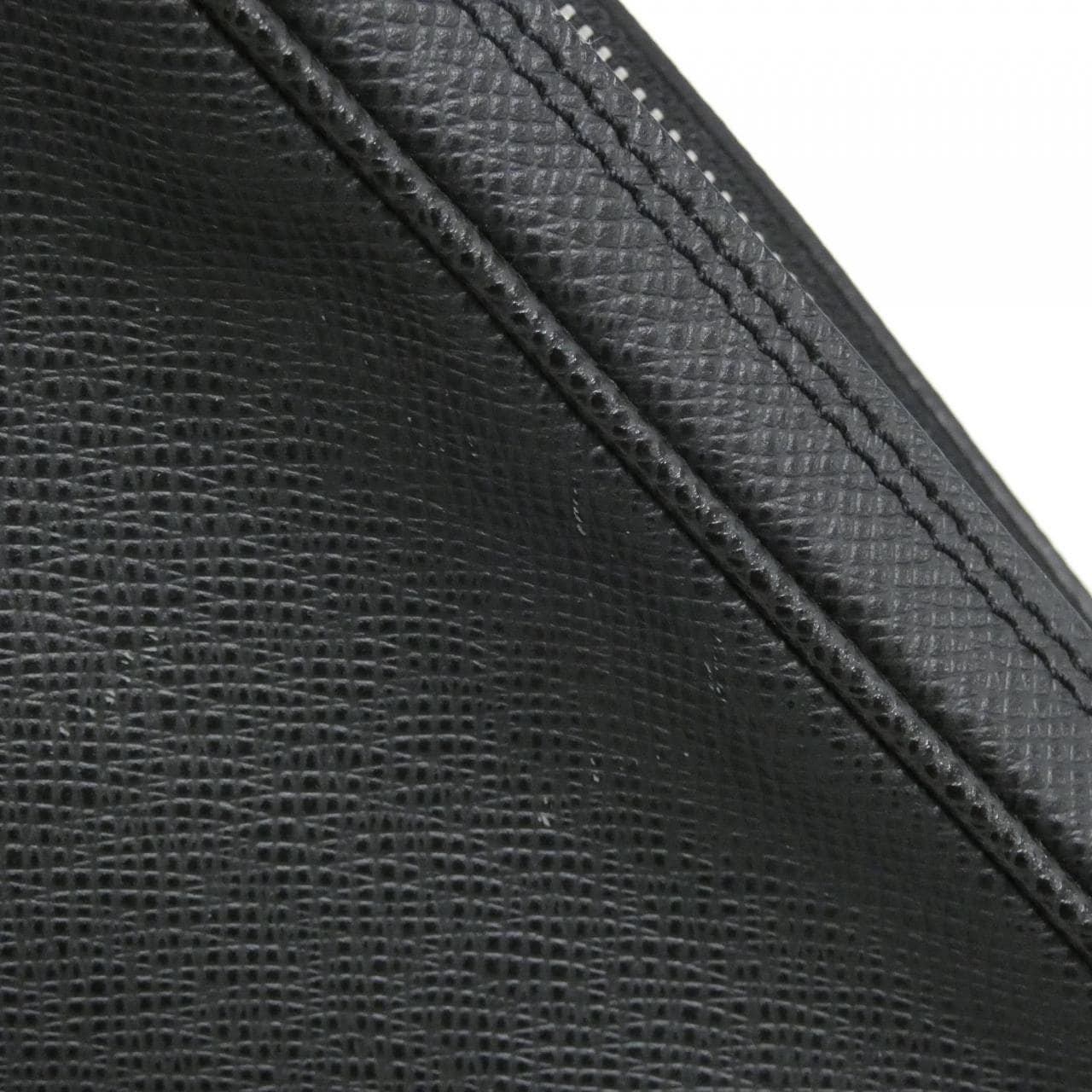 ルイヴィトン タイガ パヴェル M31142 セカンドバッグ