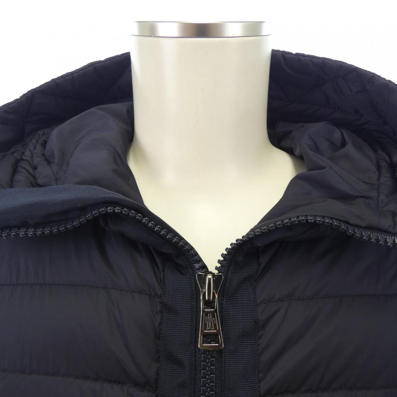 モンクレール MONCLER ダウンジャケット