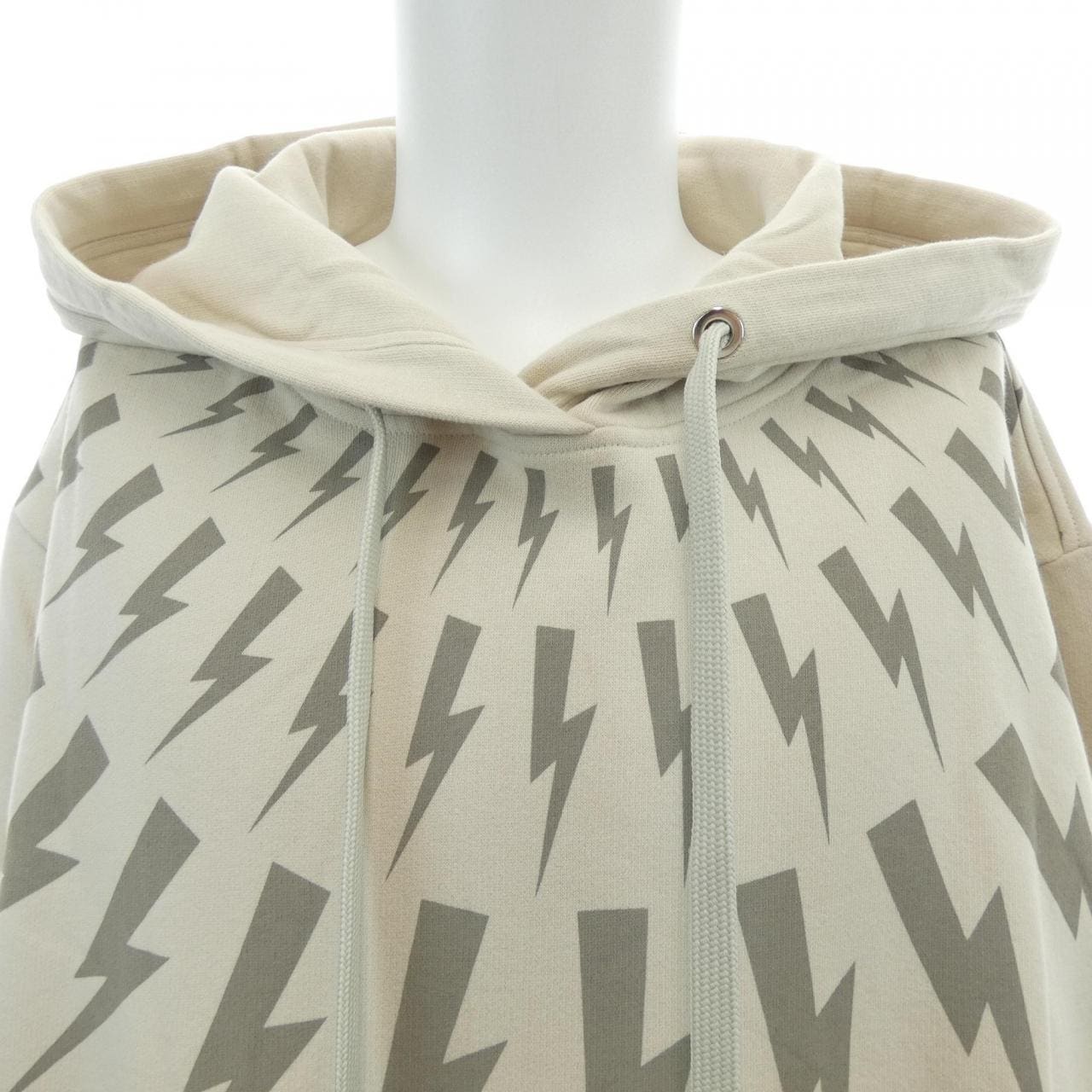 ニールバレット Neil Barrett NBV7JS186A パーカー