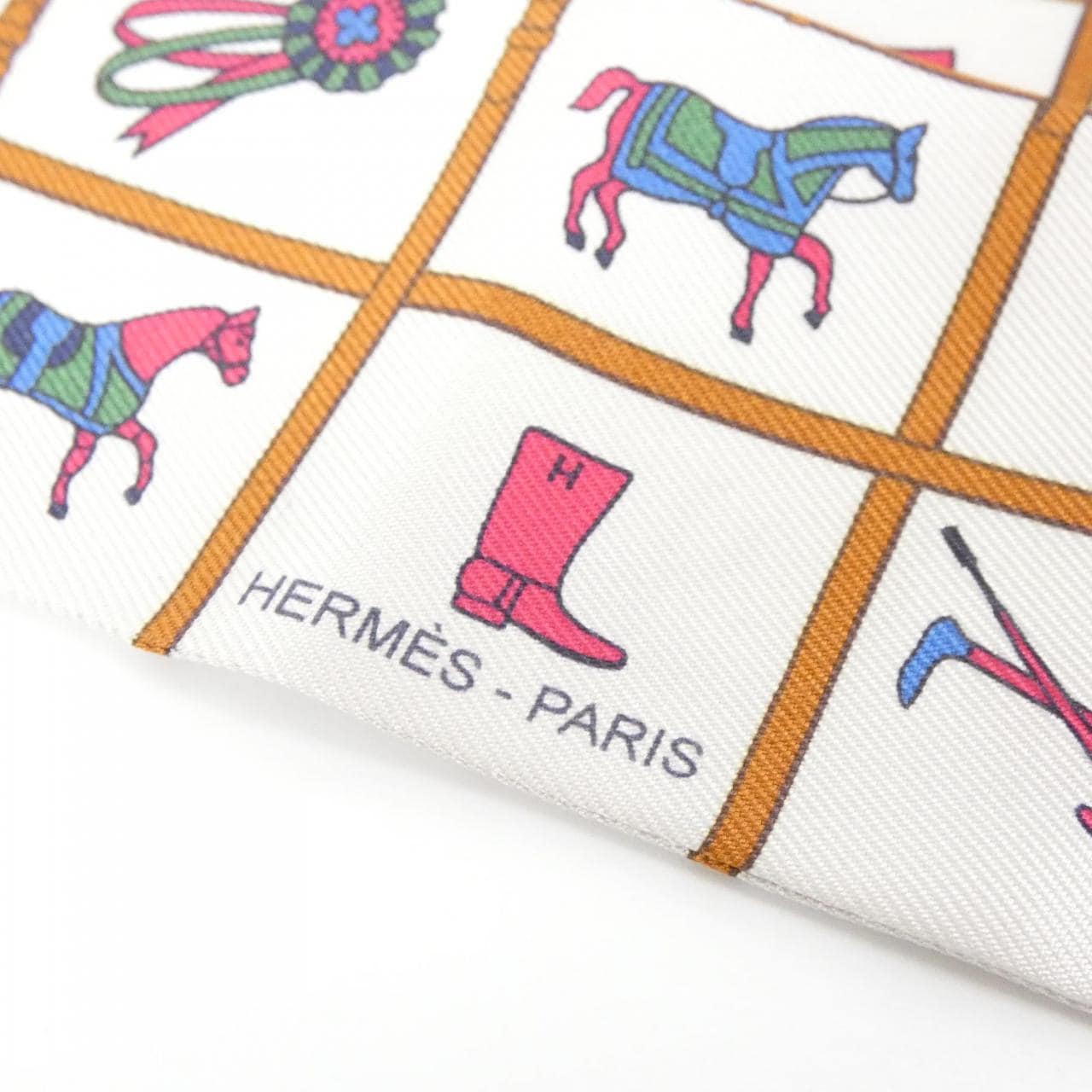 エルメス COUVERTURES ET TENUES ツイリー 061356S スカーフ