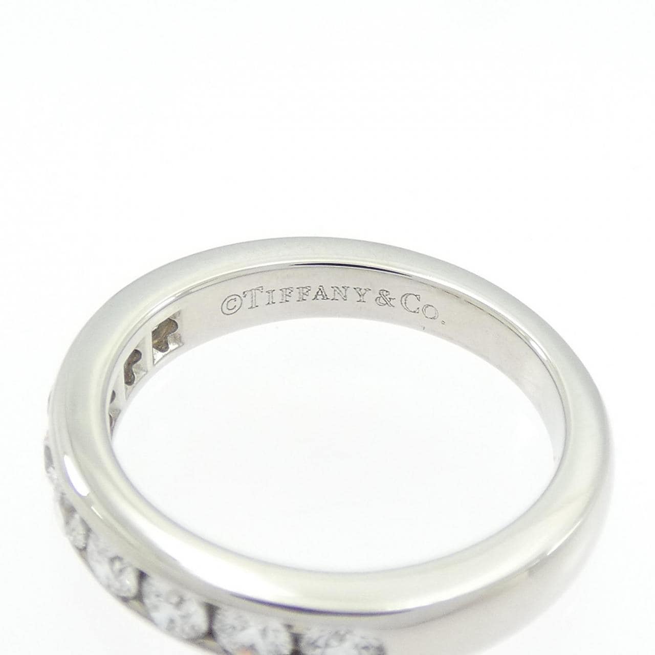 ティファニー ハーフサークル チャネルセッティング リング